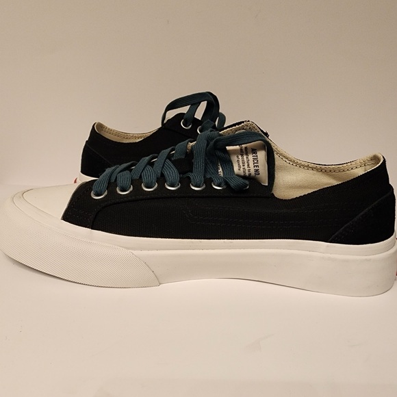 Article No. 1007-1-2193 Dynatec Black w/Green Laces Canvas Sneakers Men’s Size 8 - Picture 10 of 11